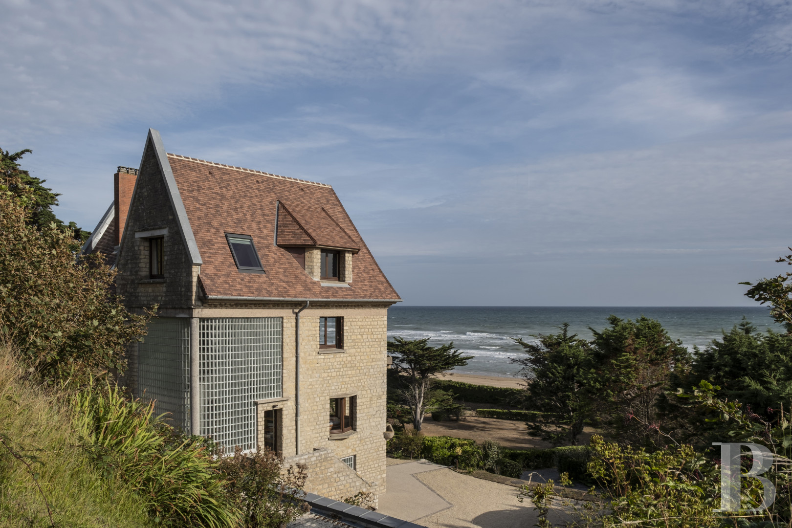 A villa overlooking Omaha Beach in Vierville-sur-Mer, in Calvados - photo  n°1