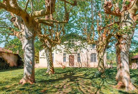 aquitaine - A spacious Chalosse-style farmhouse, listed as a historic monument, 20 minutes from Mont-de-Marsan, in the Landes
