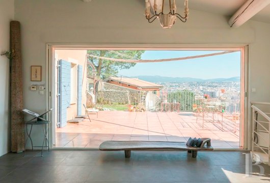 character properties France provence cote dazur   - 7