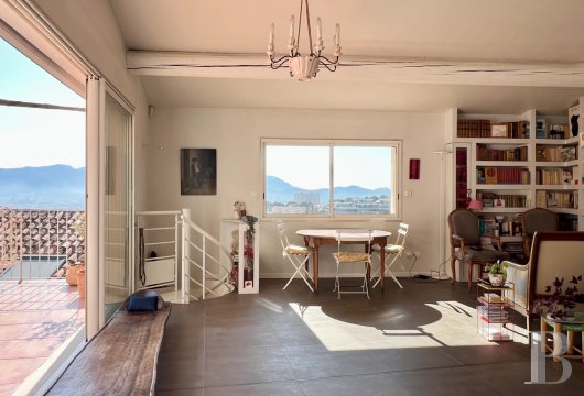 character properties France provence cote dazur   - 6