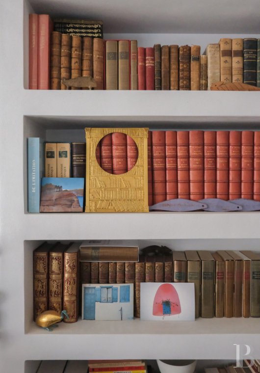 character properties France provence cote dazur   - 11