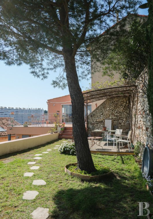 character properties France provence cote dazur   - 3