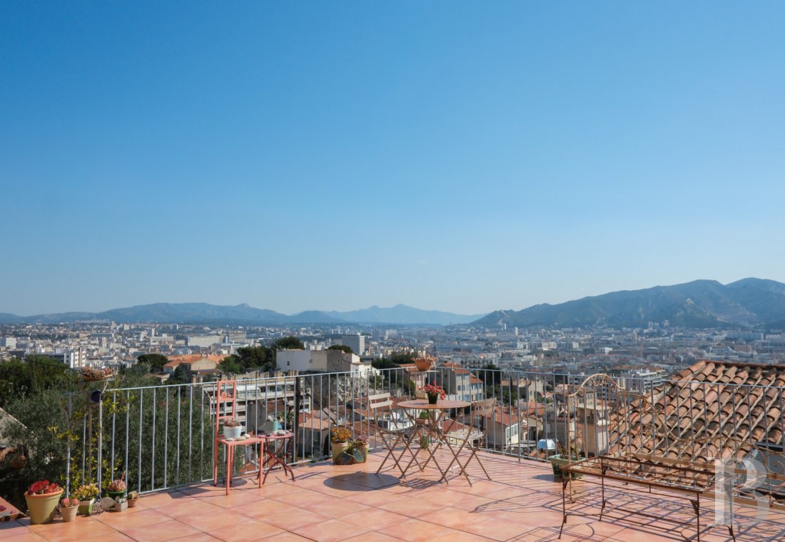 character properties France provence cote dazur   - 1