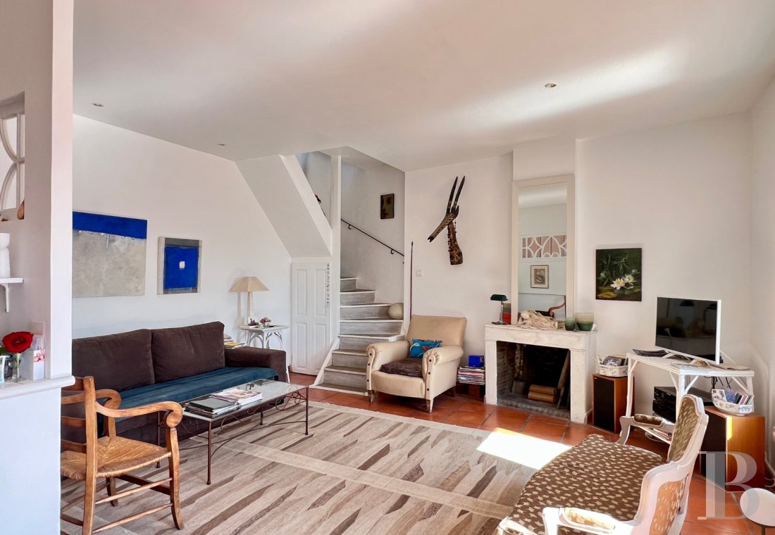 character properties France provence cote dazur   - 4