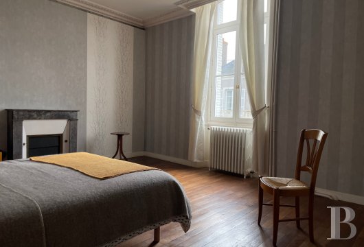 mansion houses for sale France pays de loire   - 13