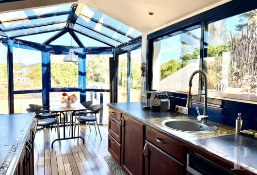 character properties France provence cote dazur   - 6