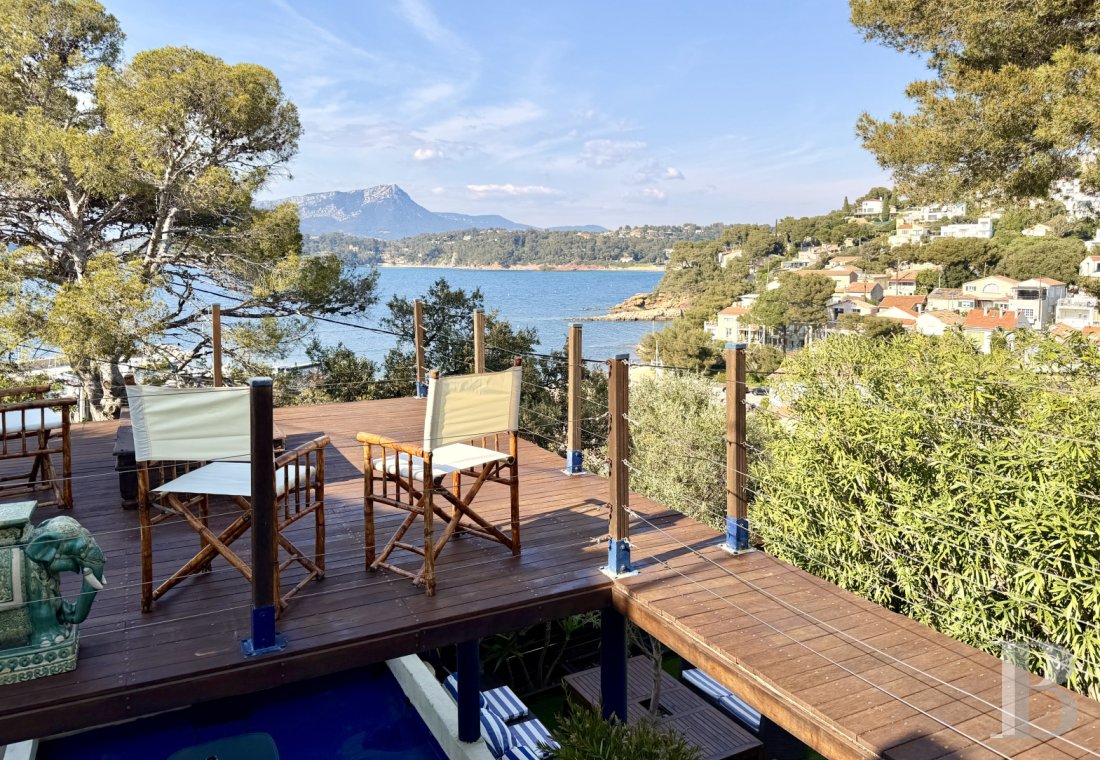 character properties France provence cote dazur   - 1