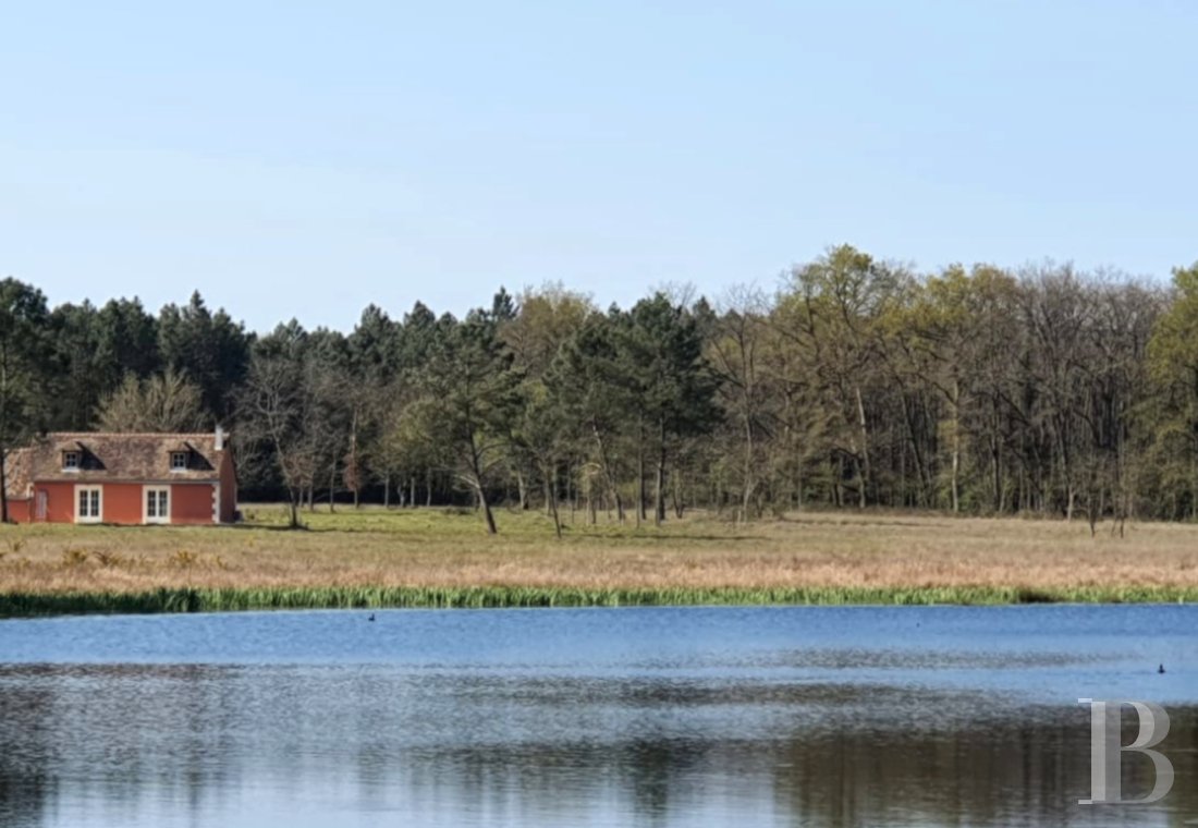 A country house rental for a year with access to the services and facilities of a large estate, an hour’s train ride from Paris in Touraine  - photo  n°4