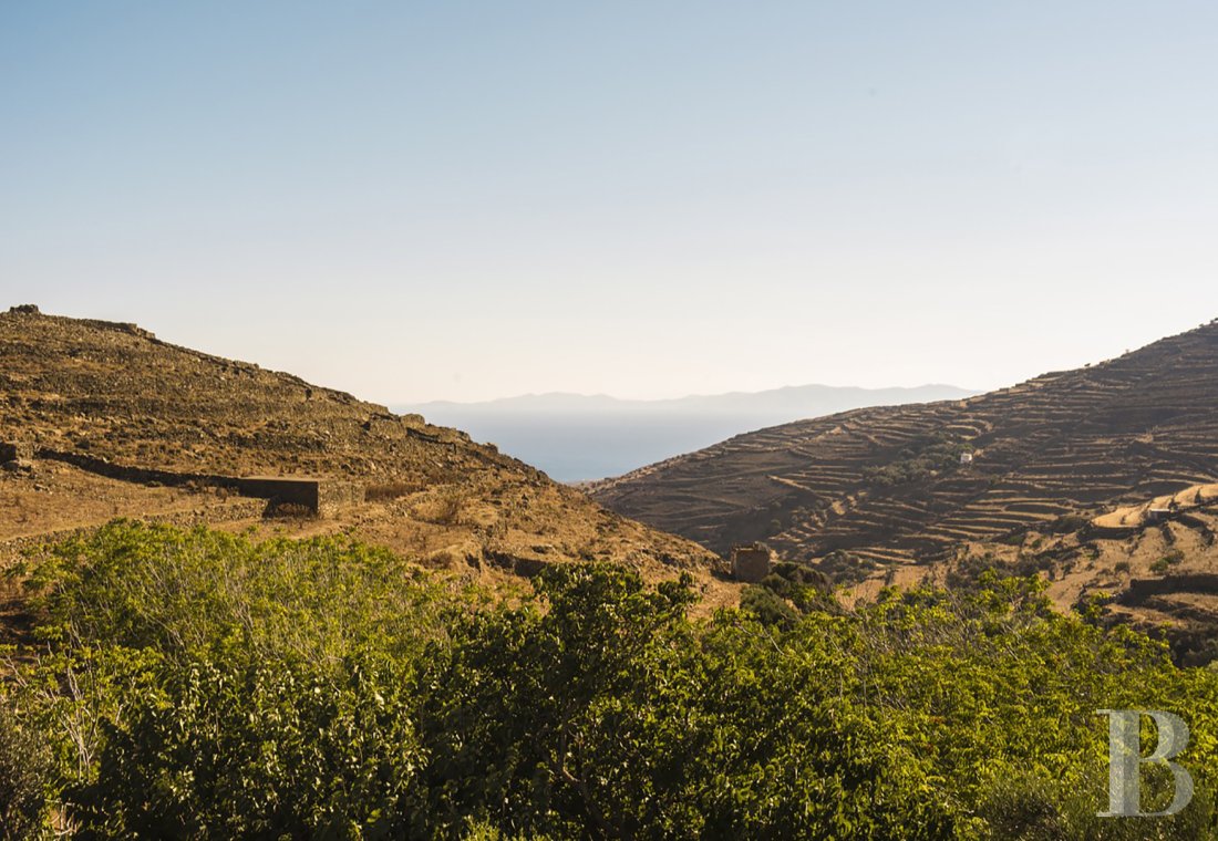 À Tinos, dans les Cyclades, une maison du 17e siècle tout de blanc vêtue - photo  n°19
