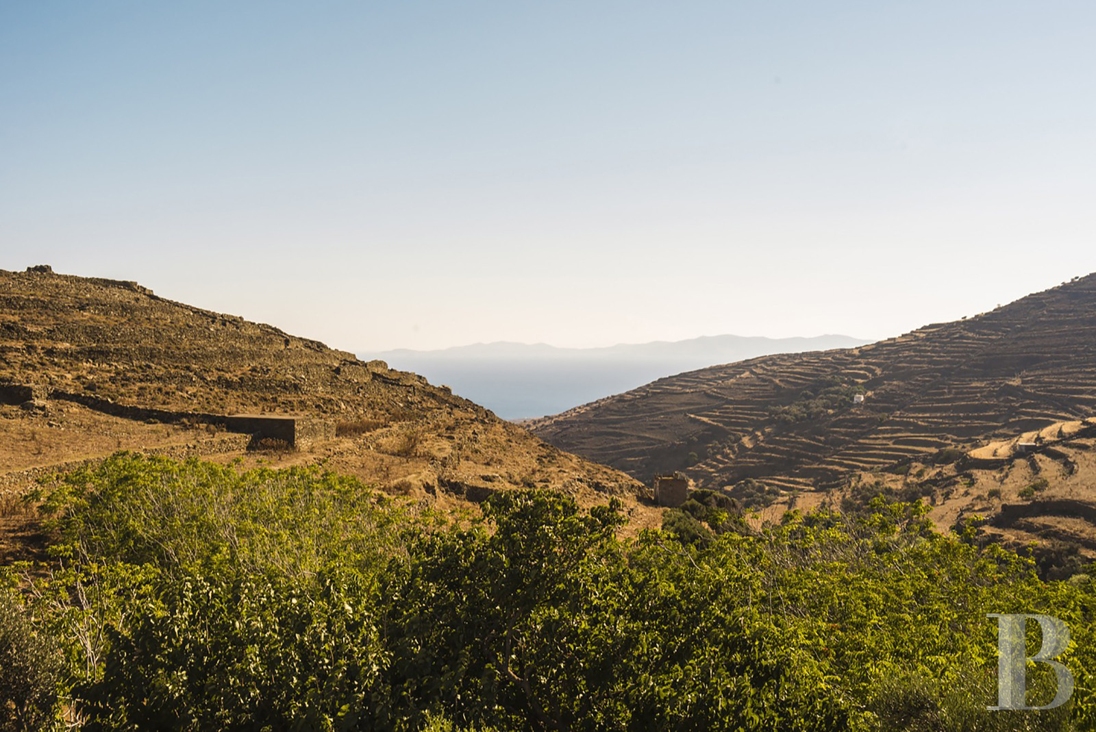 À Tinos, dans les Cyclades, une maison du 17e siècle tout de blanc vêtue - photo  n°19