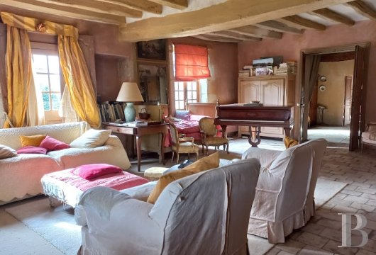 character properties France center val de loire   - 6