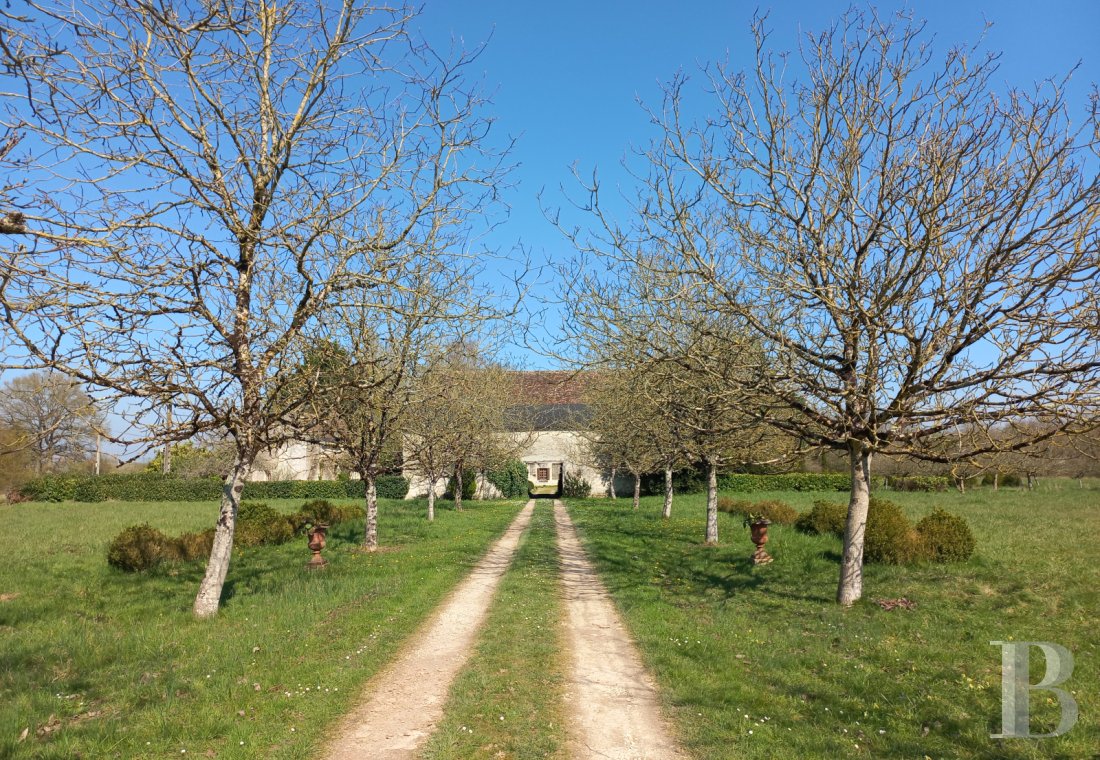 character properties France center val de loire   - 2