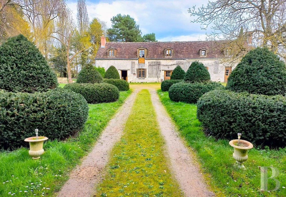 character properties France center val de loire   - 1