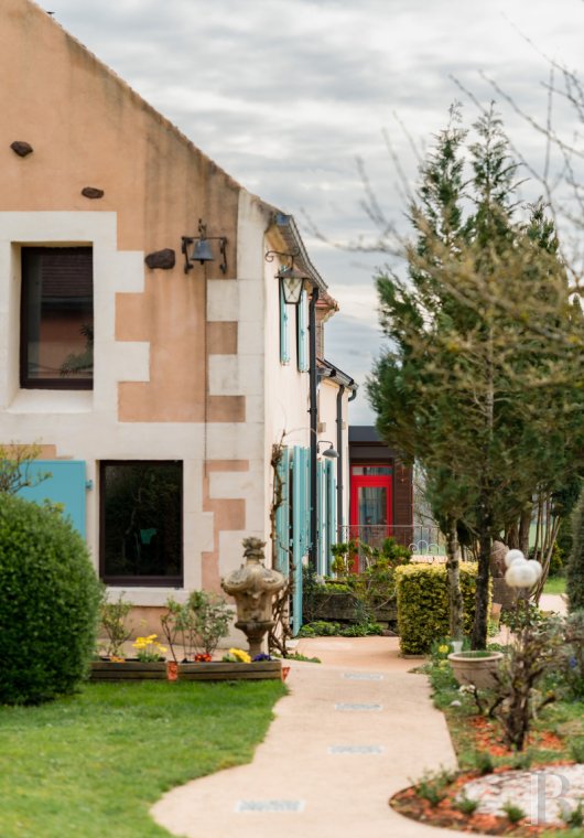 vieilles maisons francaises bourgogne   - 2