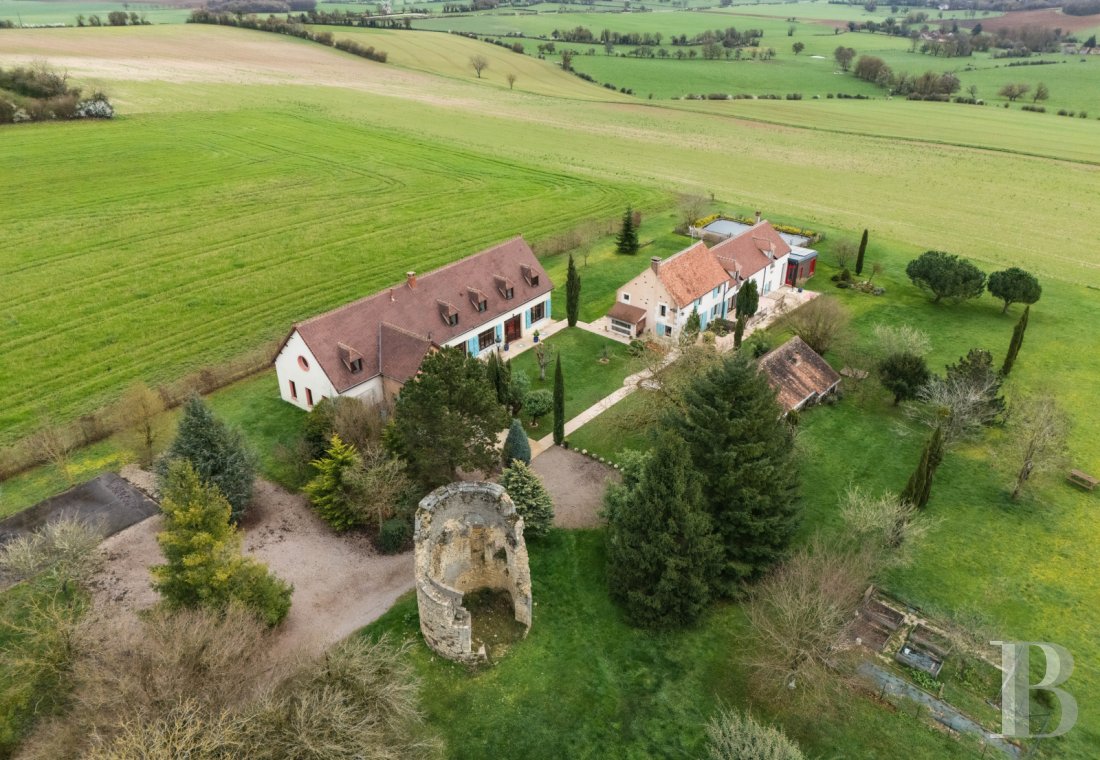 vieilles maisons francaises bourgogne   - 1