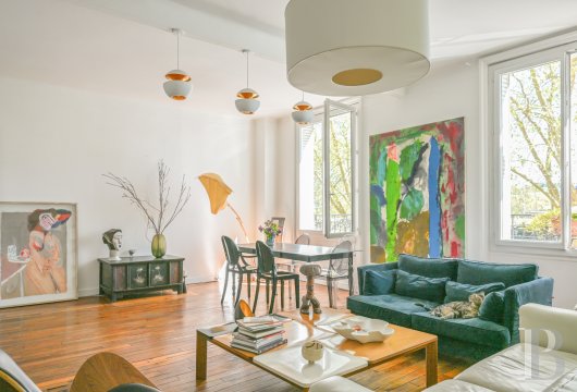 paris - In the 16th arrondissement, facing the Pont Mirabeau, a 140 m² family apartment overlooking the River Seine