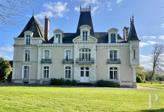 pays-de-loire - À 25 min d'Angers, un château du 19e s., son parc de près de 7 ha et ses nombreuses dépendances
