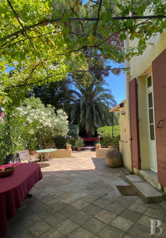 character properties France provence cote dazur   - 3