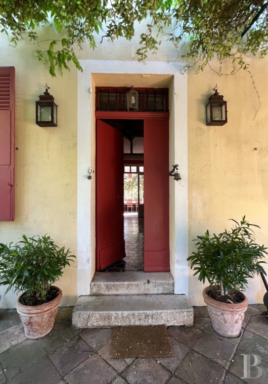 character properties France provence cote dazur   - 4