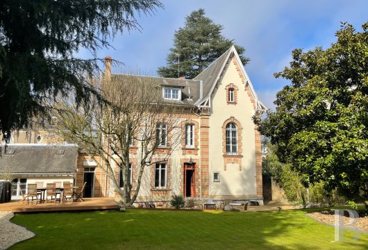 pays-de-loire - Au Mans, proche du centre-ville et de la gare, une demeure du 19e s., avec son parc arboré et clos