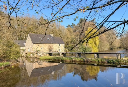 brittany - Steps from Guingamp's historic centre, on the banks of the River Trieux a 19th-century mill with outbuildings on nearly 1 hectare