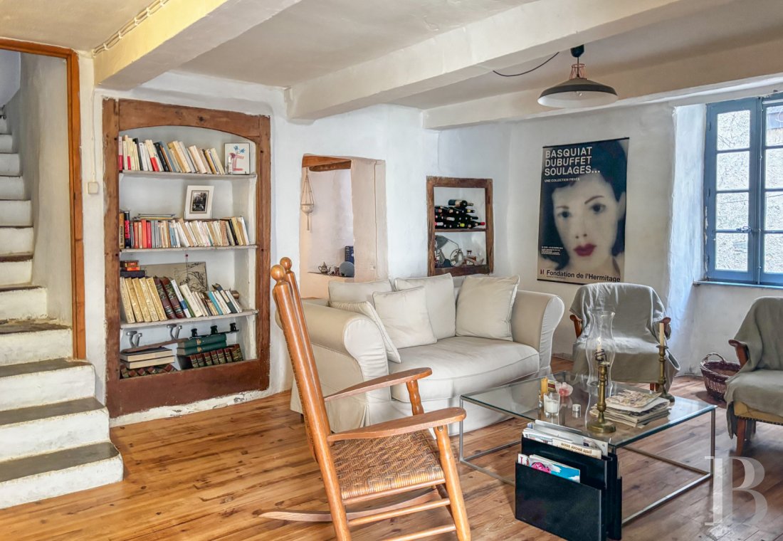 character properties France languedoc roussillon   - 4