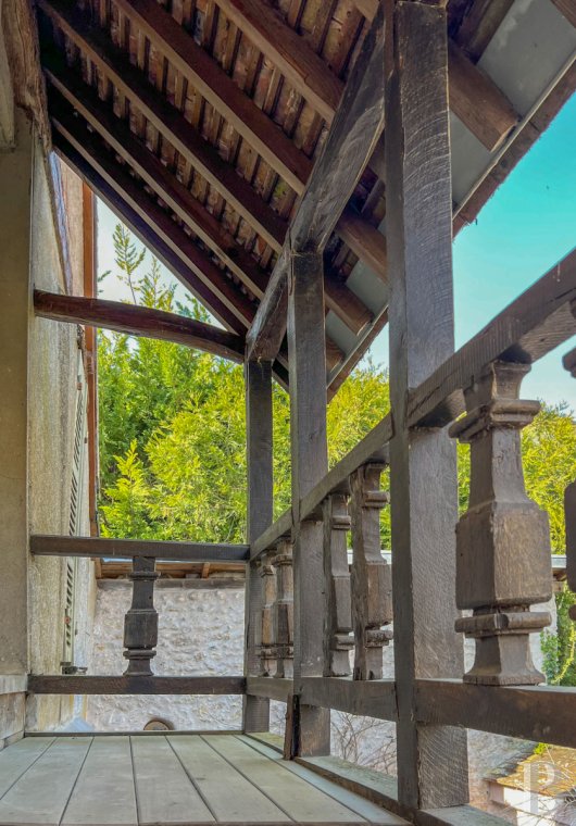 character properties France center val de loire   - 8