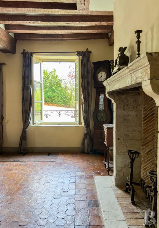 character properties France center val de loire   - 6