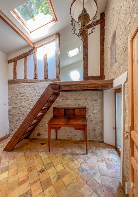 character properties France center val de loire   - 7