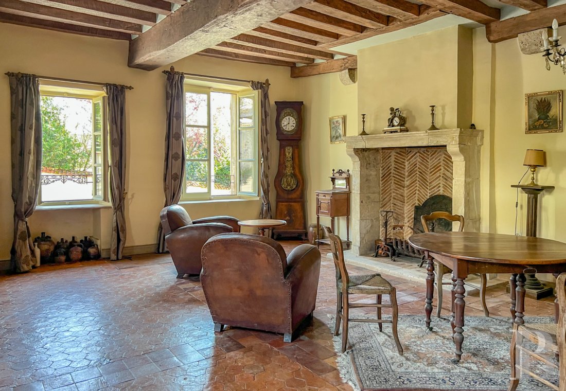 character properties France center val de loire   - 4