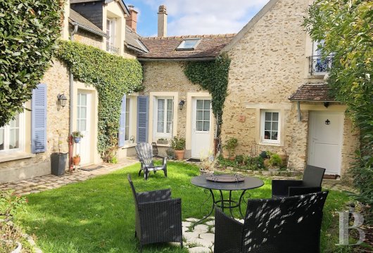ile-de-france - A rural 18th-century house with a walled garden, in a hamlet by the town  of Rambouillet near Paris, in the south-west of France’s Yvelines department