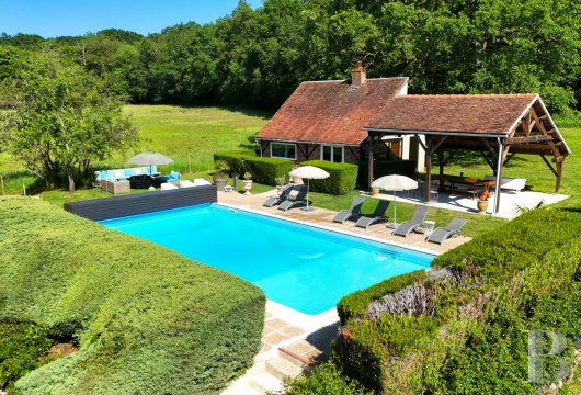 chateaux for sale France center val de loire   - 17
