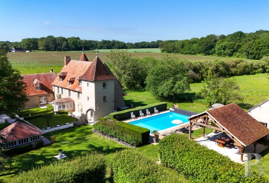 centre-val-de-loire - À 2 h 30 de Paris, au pays de Talleyrand,  un manoir entièrement restauré, sa piscine chauffée et son jardin