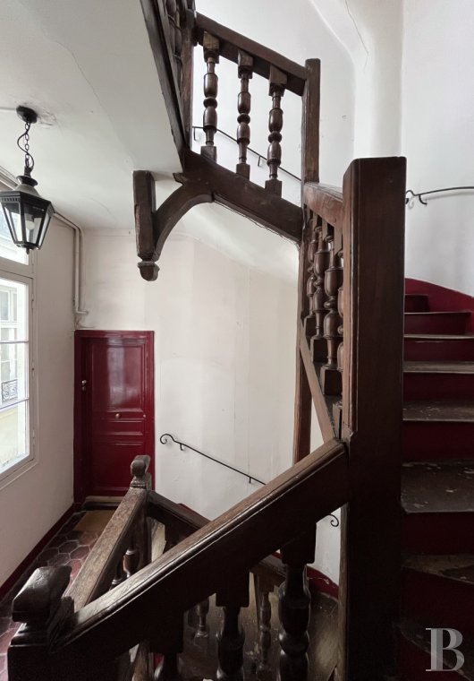 apartments for sale - paris - Île Saint-Louis, on the top levels of an 18th-century building, a quiet 90 m² apartment with open views