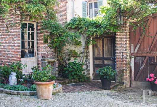 character properties France burgundy   - 6