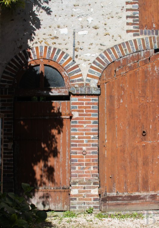 character properties France burgundy   - 19