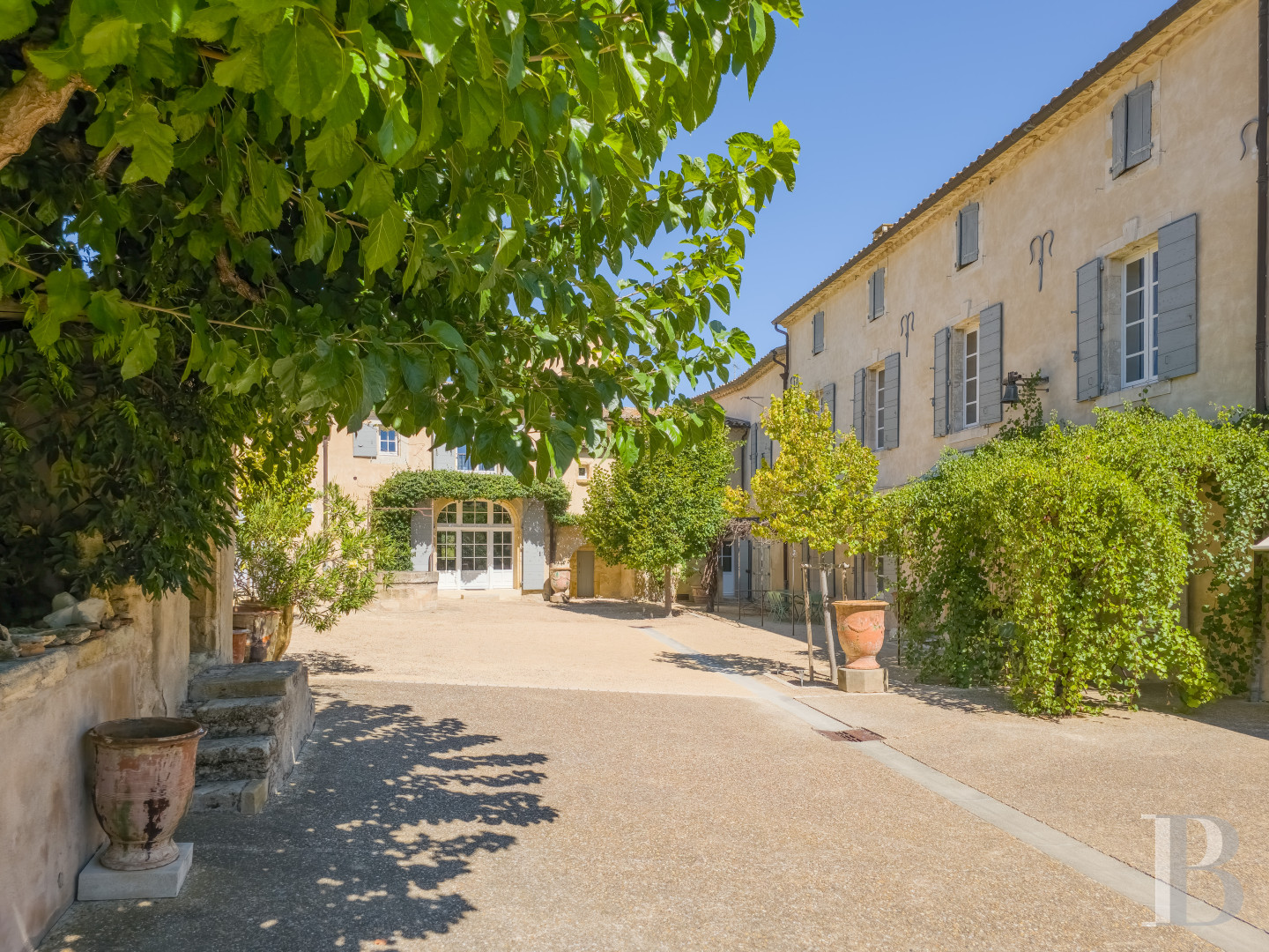Dans l’Hérault, au nord de Pézenas, séjourner au cœur d’un domaine oléicole et viticole de vingt hectares - photo  n°2