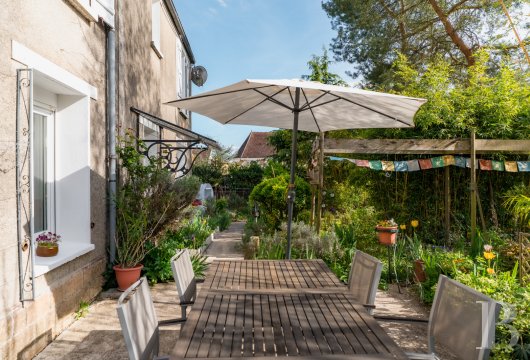 character properties France ile de france   - 12