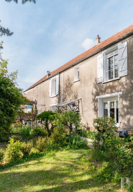 character properties France ile de france   - 2