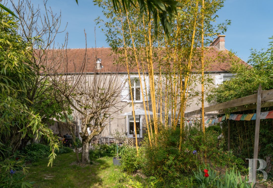 character properties France ile de france   - 1