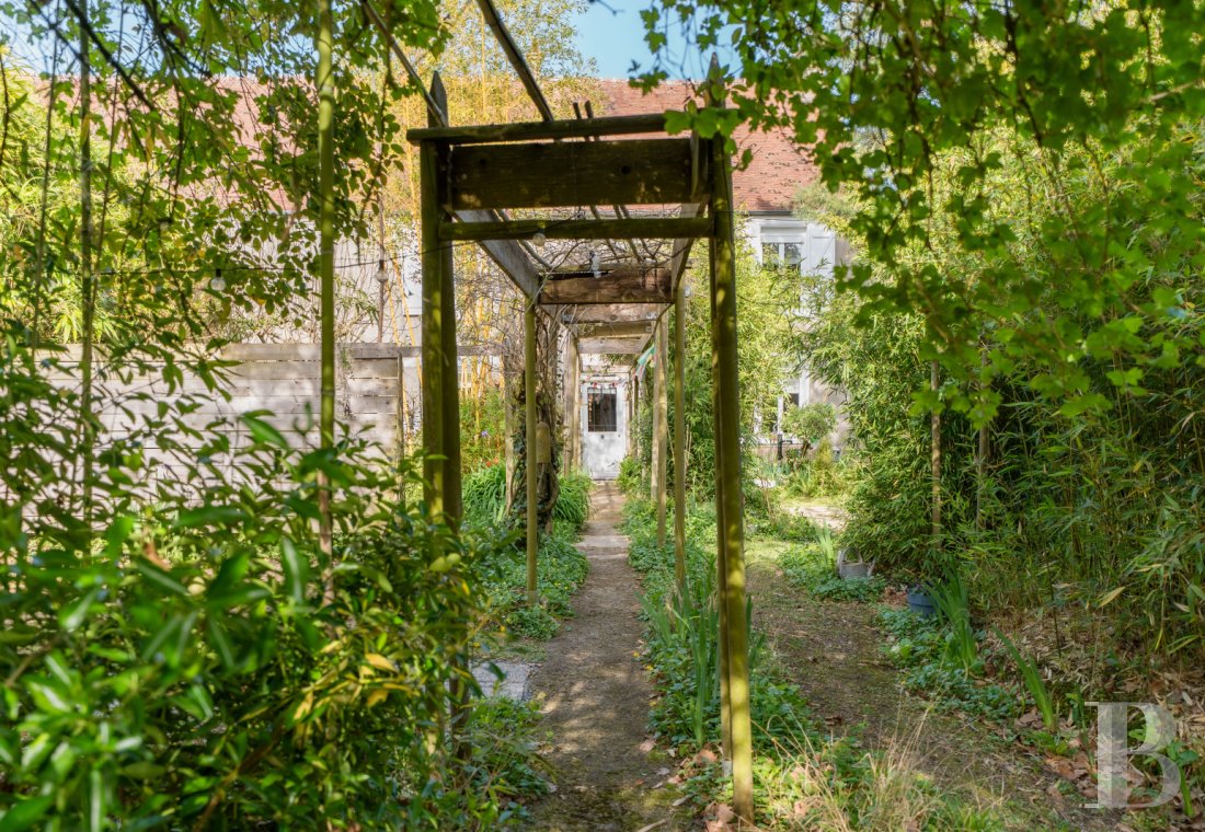 character properties France ile de france   - 13