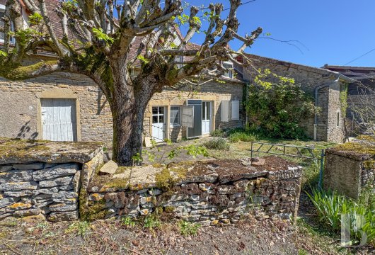 burgundy - A house typical of Burgundy, with a garden, in the Charolais sector, in a village near to Saint-Gengoux-le-National