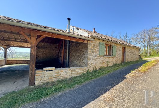 character properties France burgundy   - 10