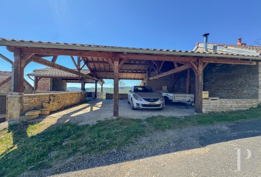 character properties France burgundy   - 11