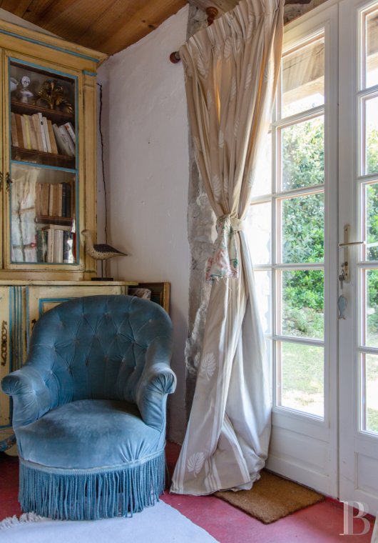 character properties France poitou charentes   - 10