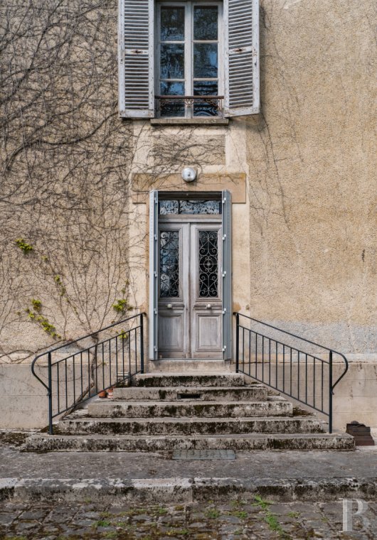 character properties France ile de france   - 3