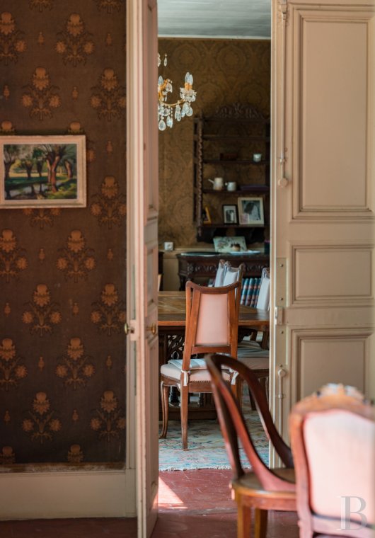 character properties France ile de france   - 6