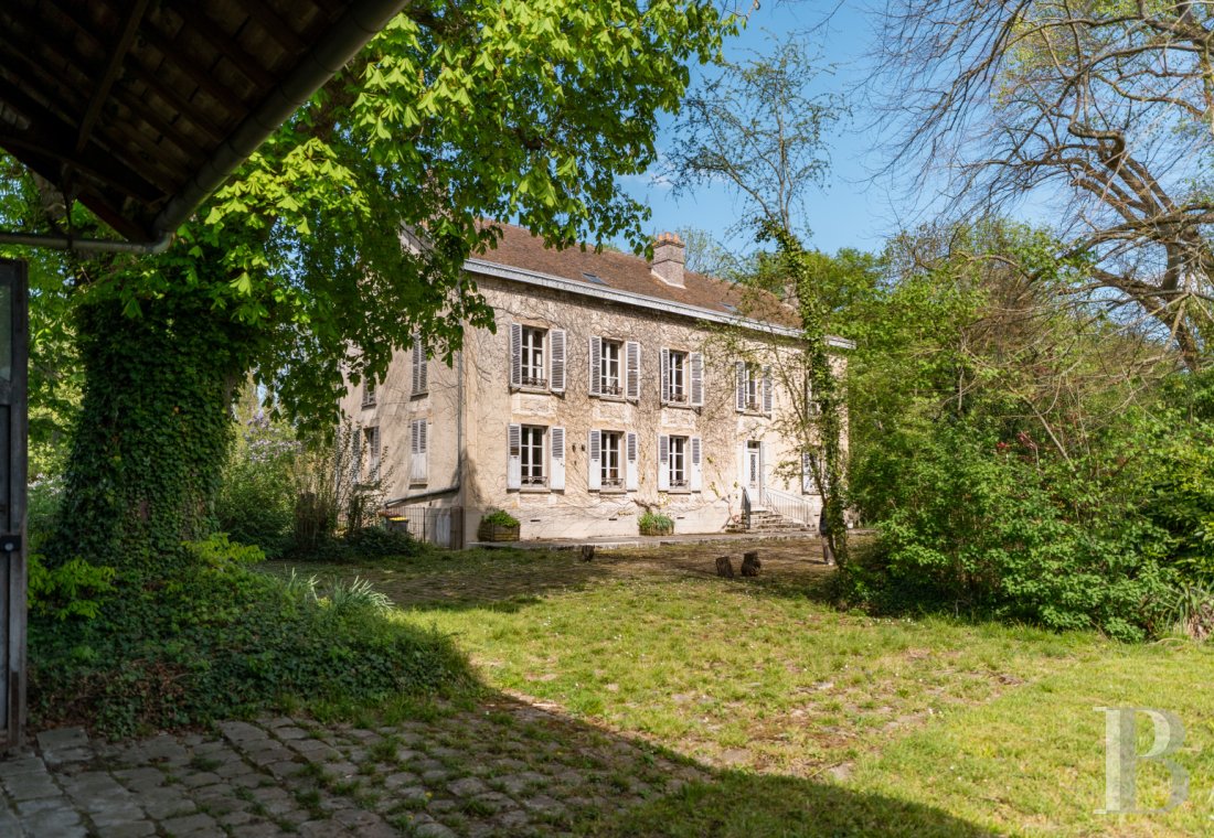 character properties France ile de france   - 1