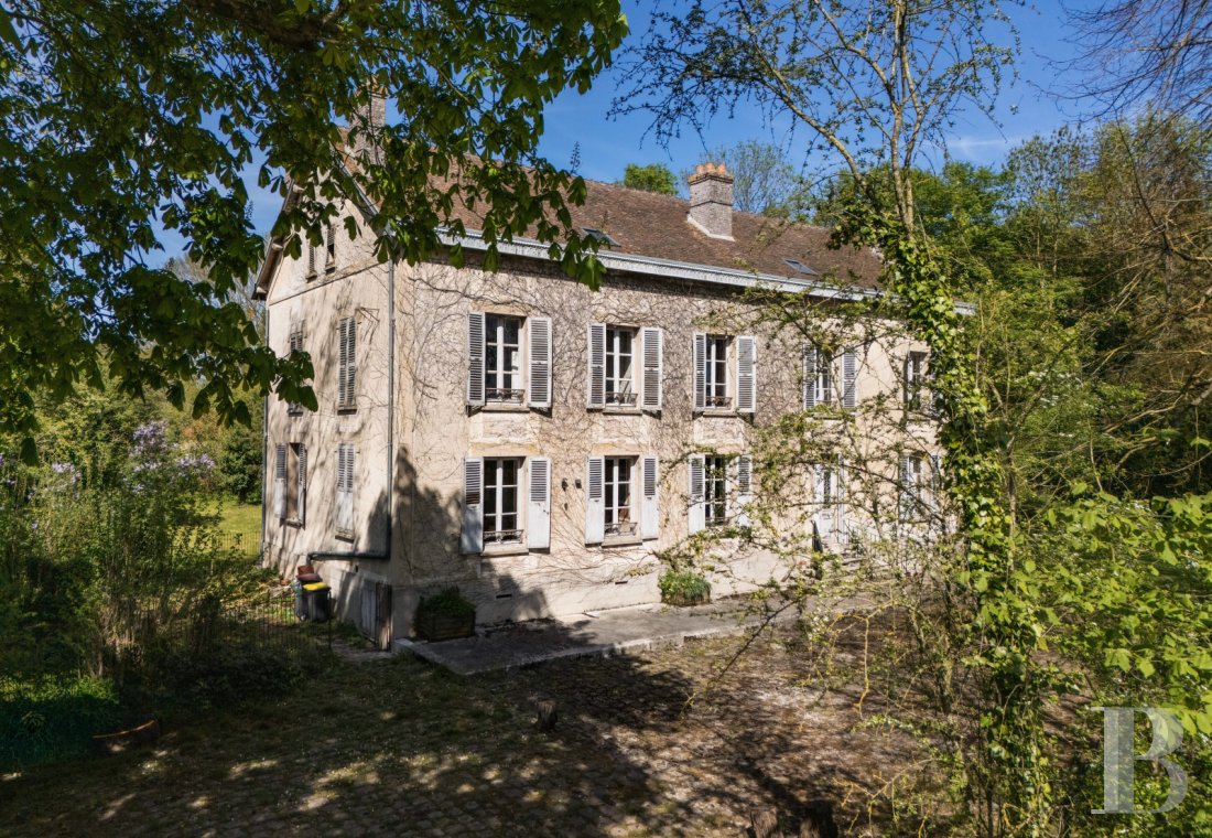 character properties France ile de france   - 2