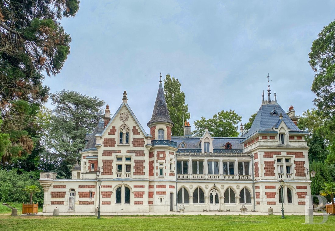 chateaux for sale France burgundy   - 1